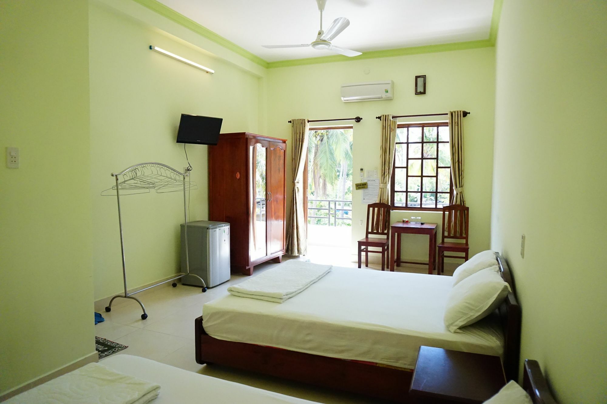 Guest house Cat Tien 2*