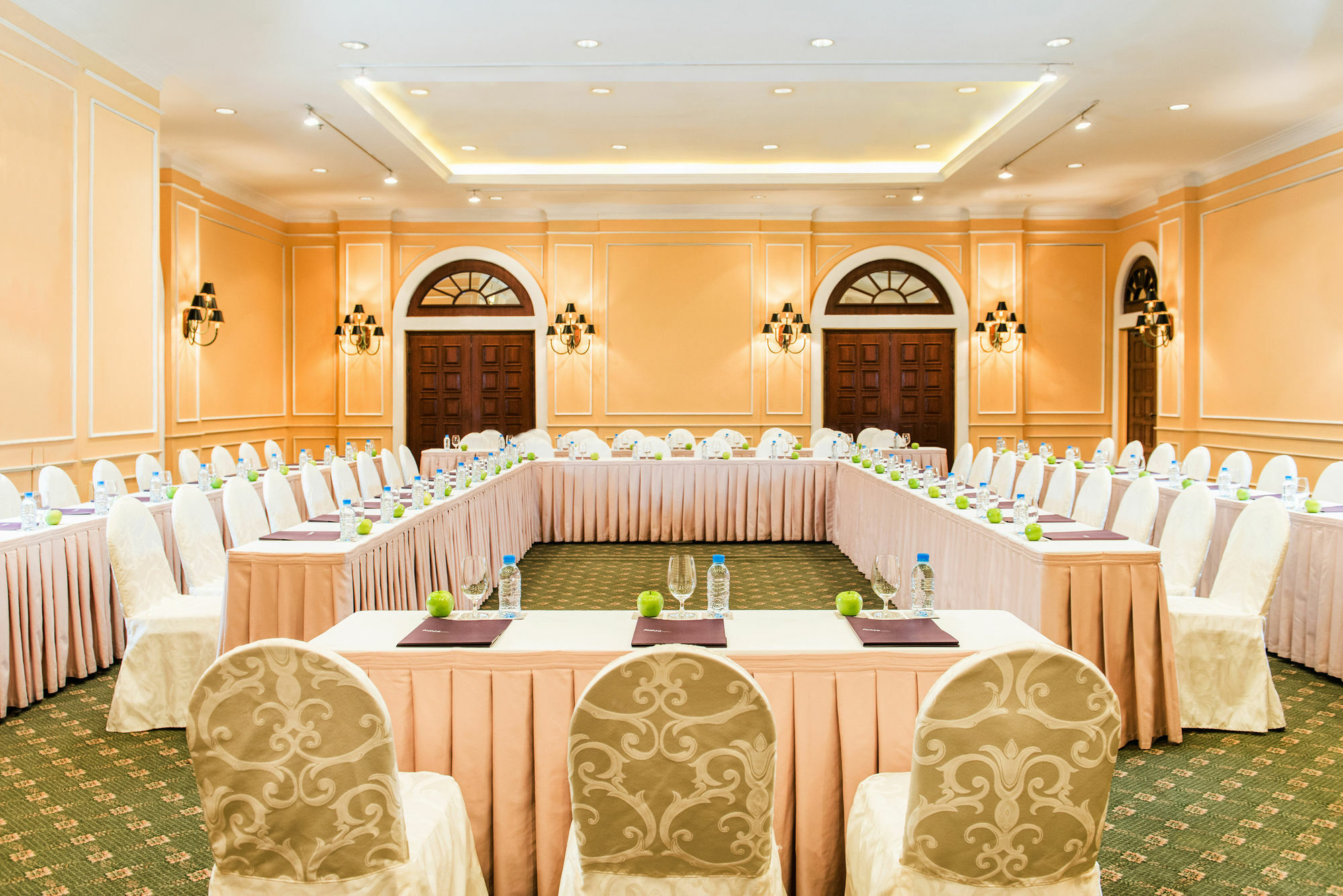 Hotel Avani Phong Harbour View 4*