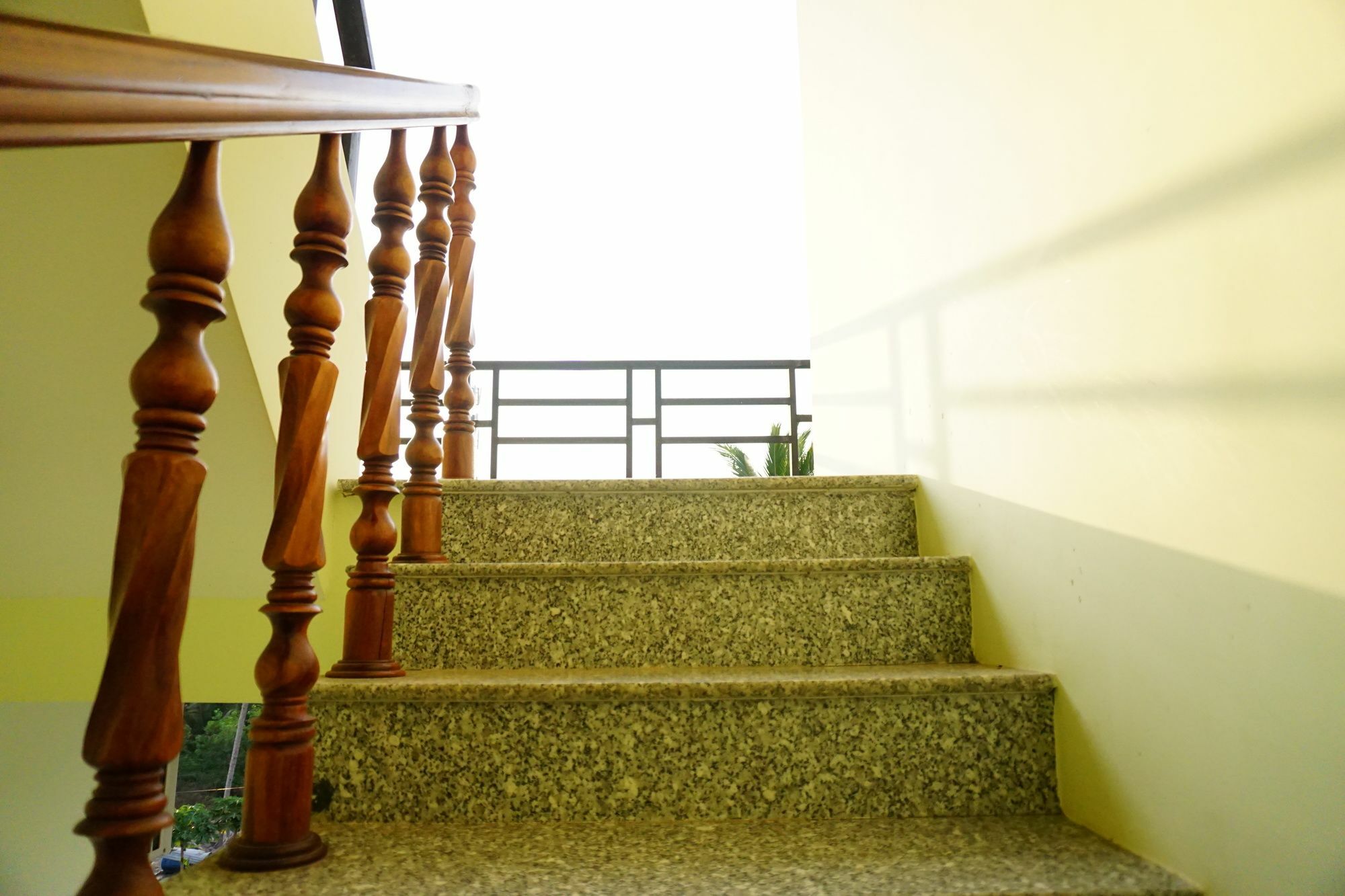 Guest house Cat Tien 2*