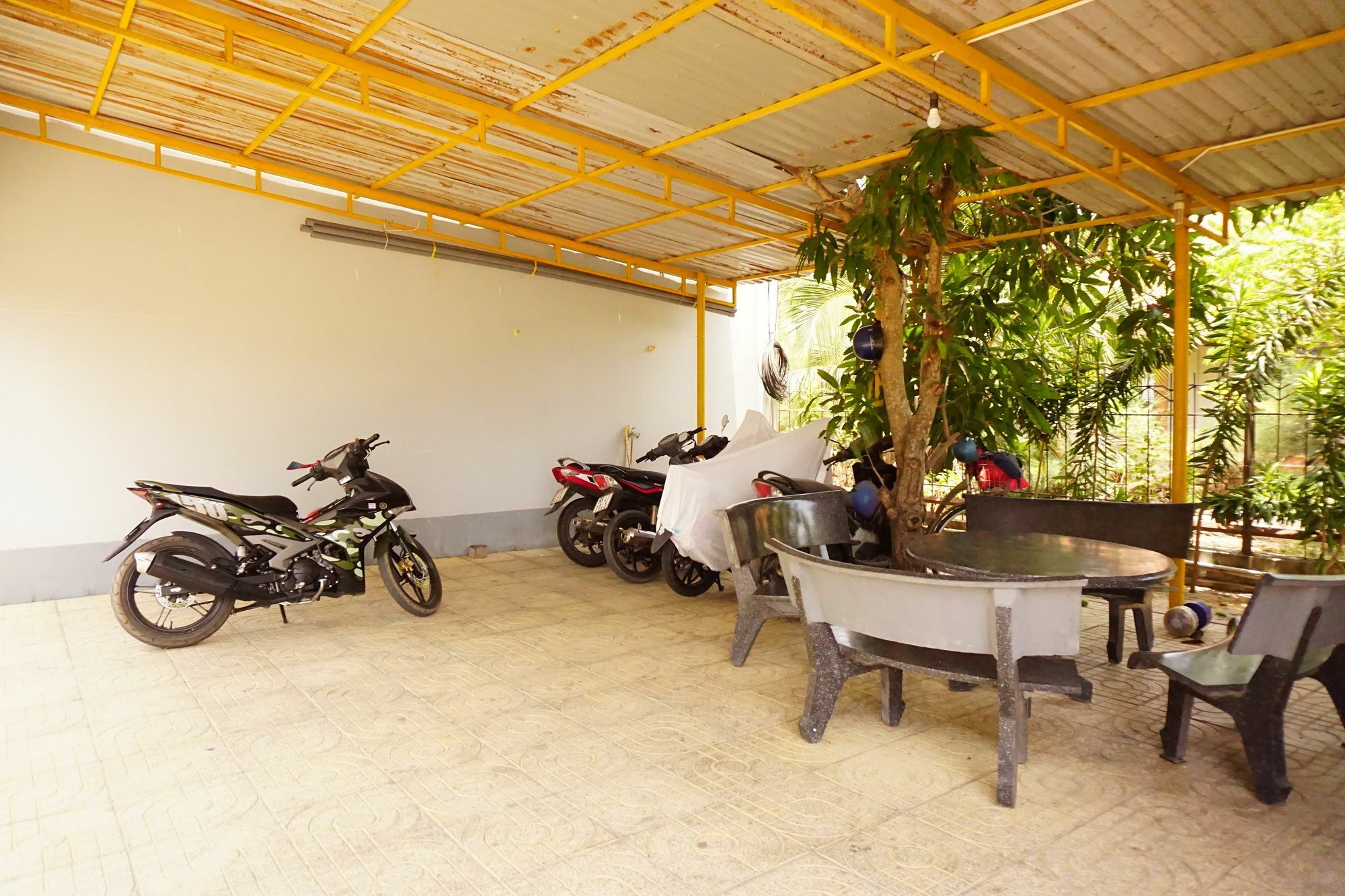 Cat Tien Guest house 2*
