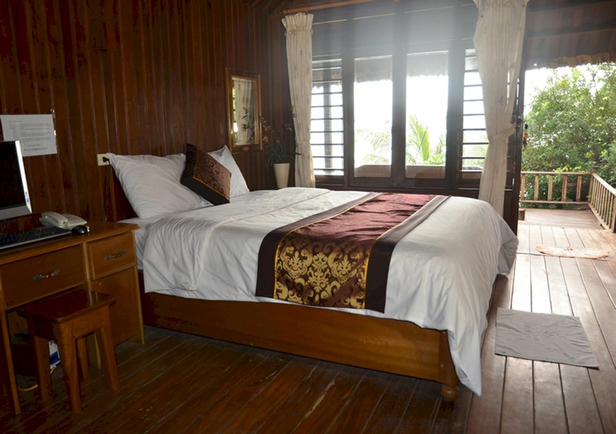 Monkey Island Hotel