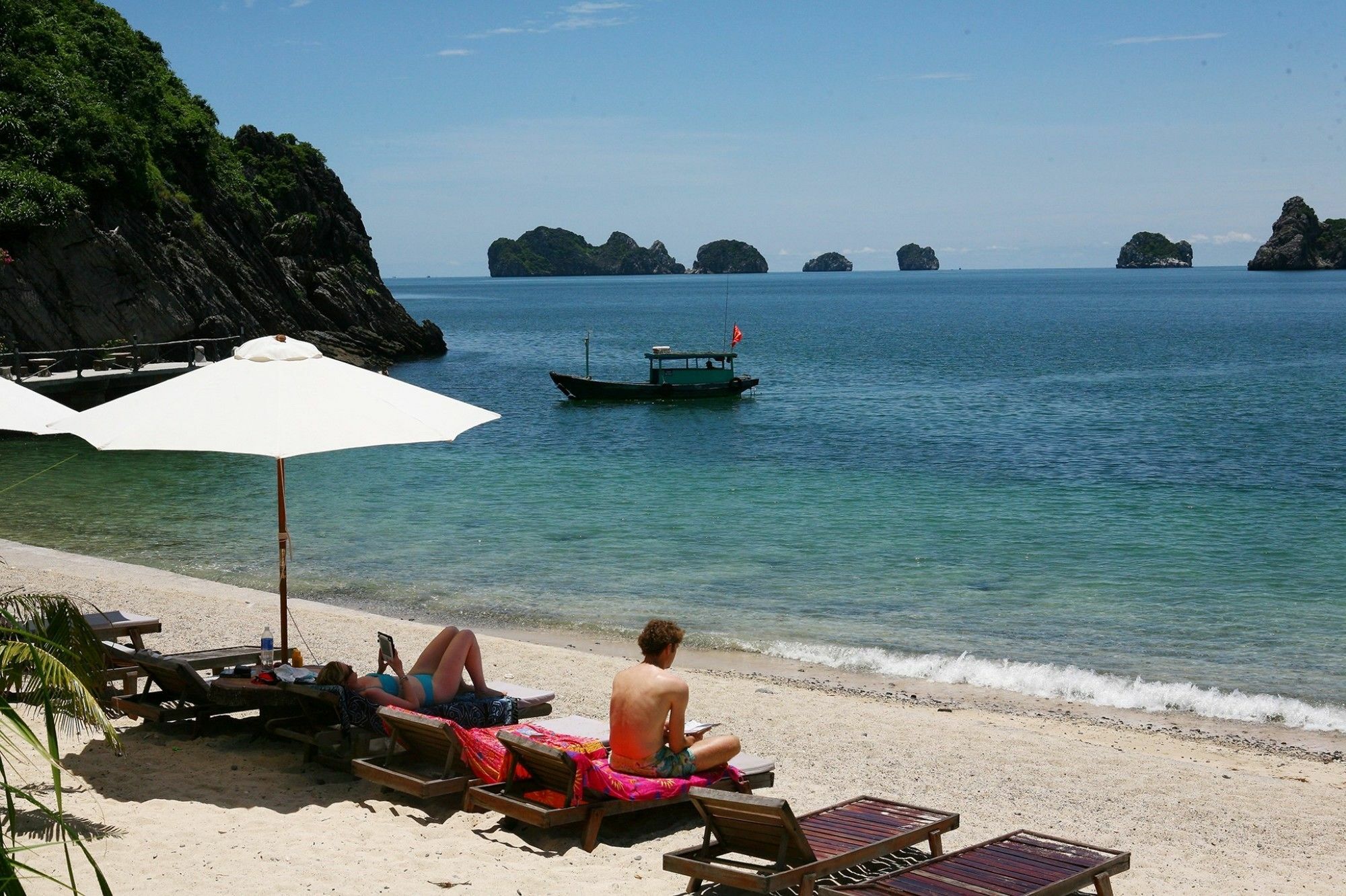Monkey Island Hotel