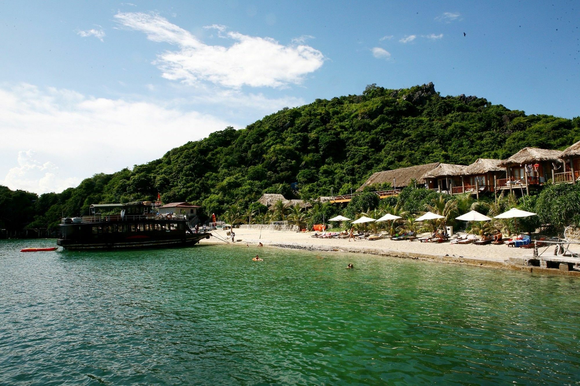 Monkey Island Hotel 3*