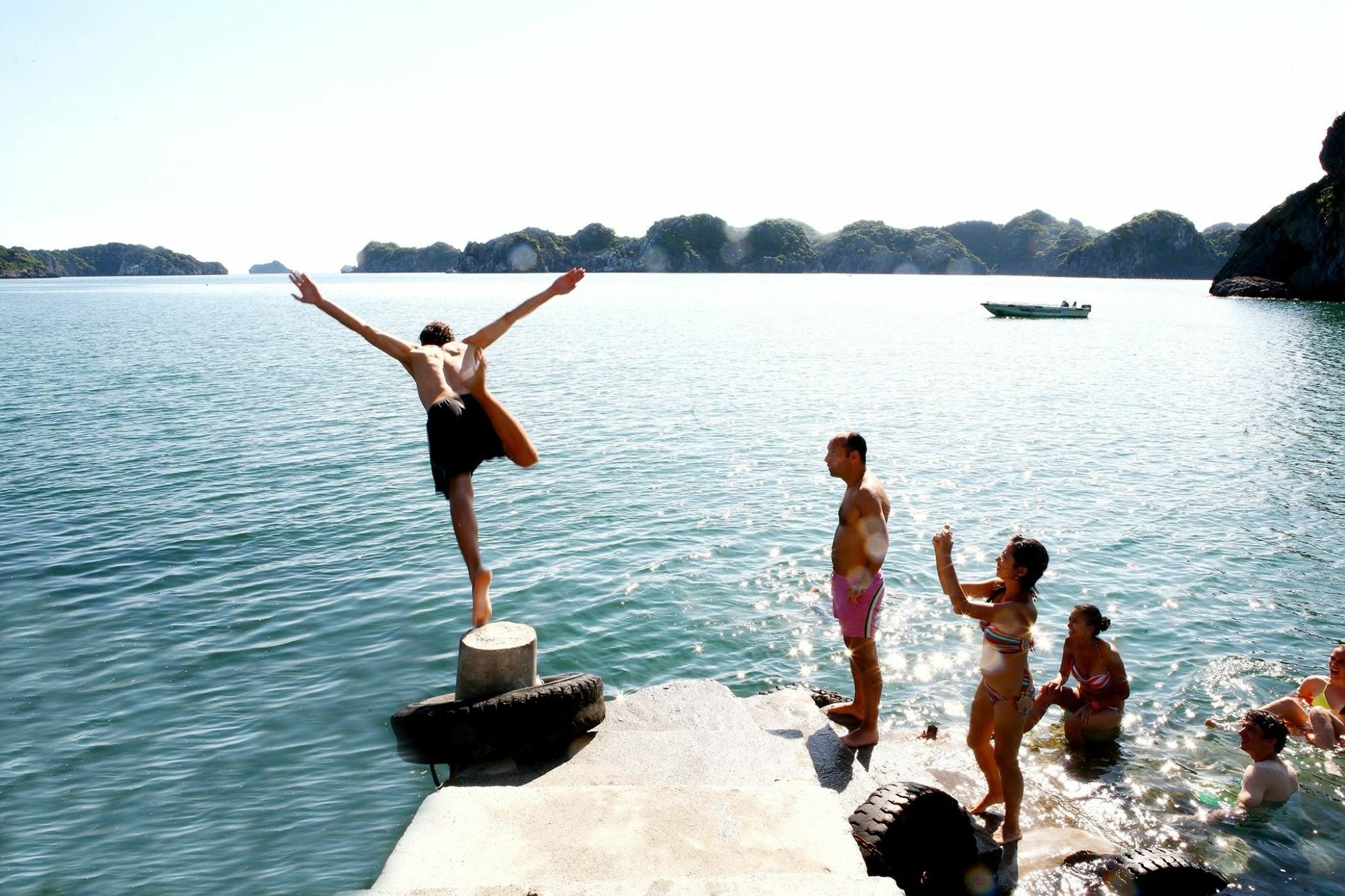 Monkey Island Hotel