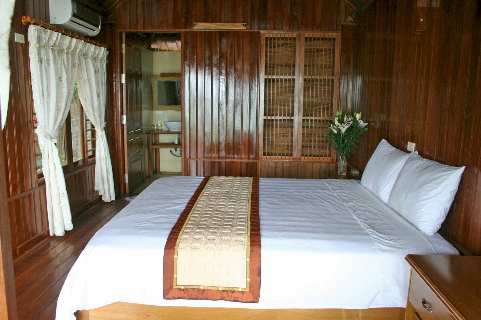 Hotel Monkey Island