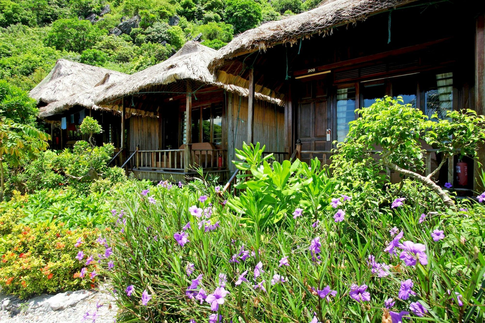 Monkey Island Hotel Dong Khe Sau