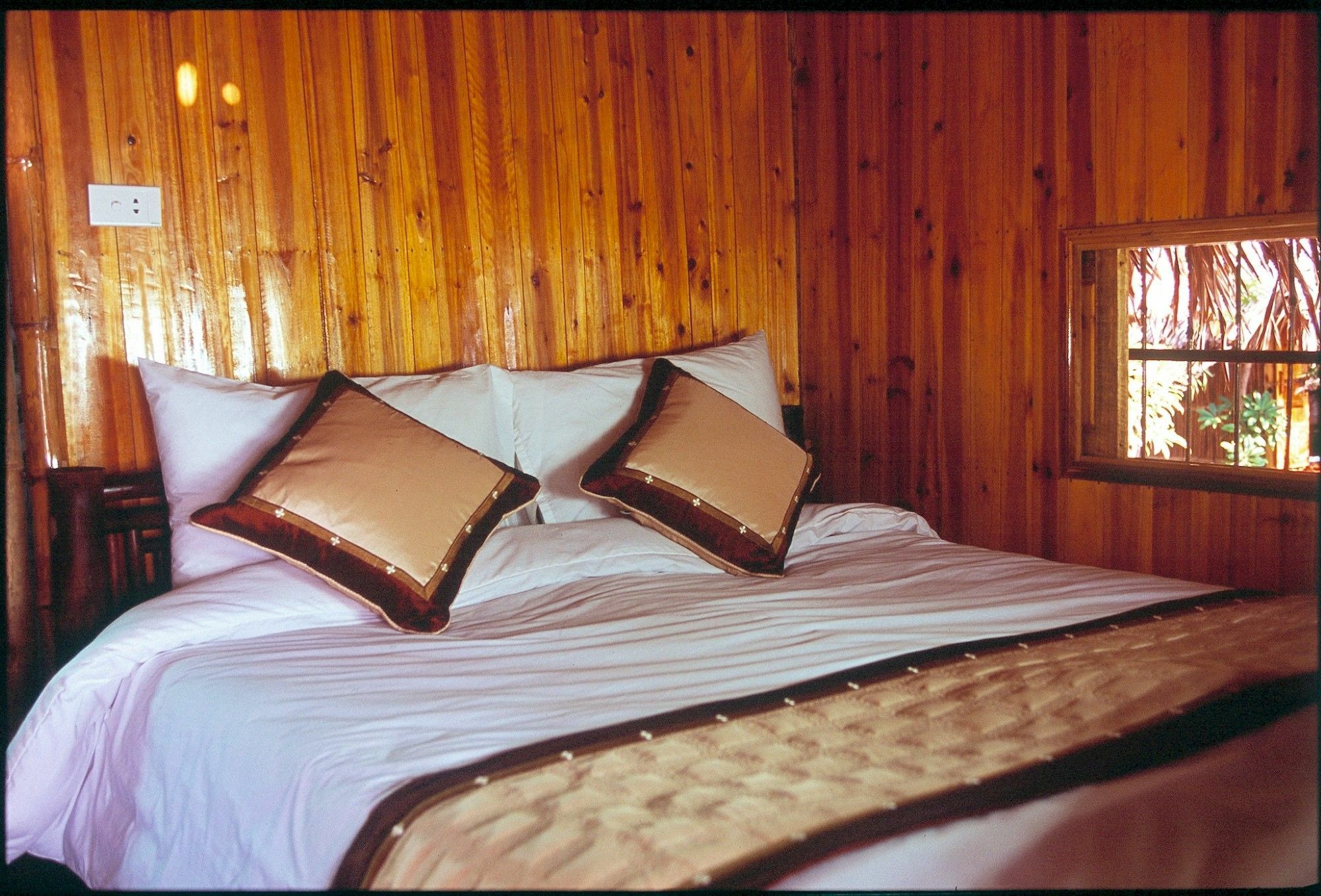 Monkey Island Hotel 3*