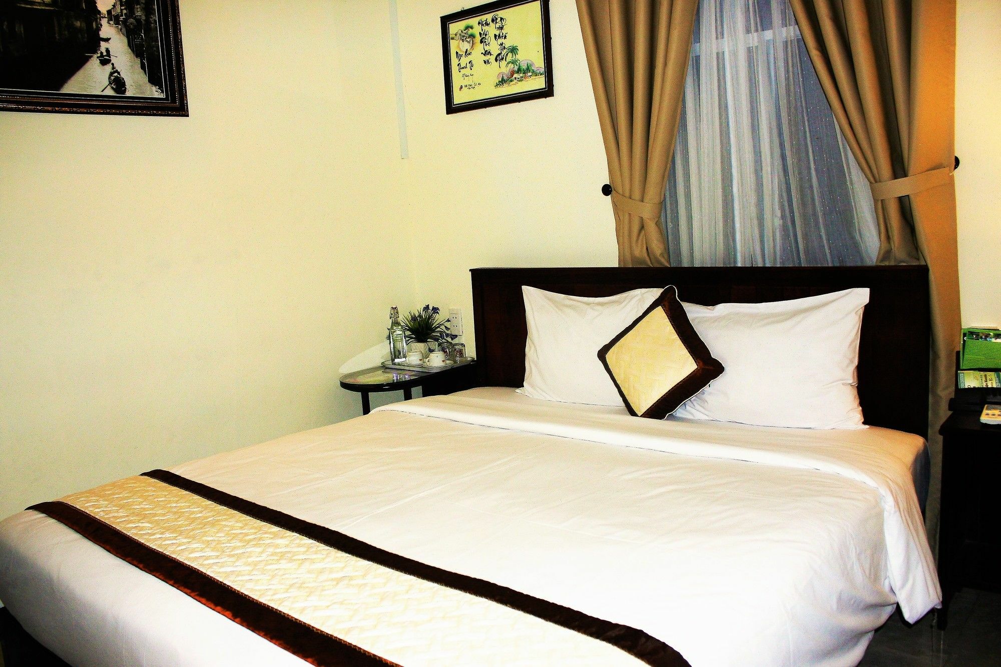 And * Hội An