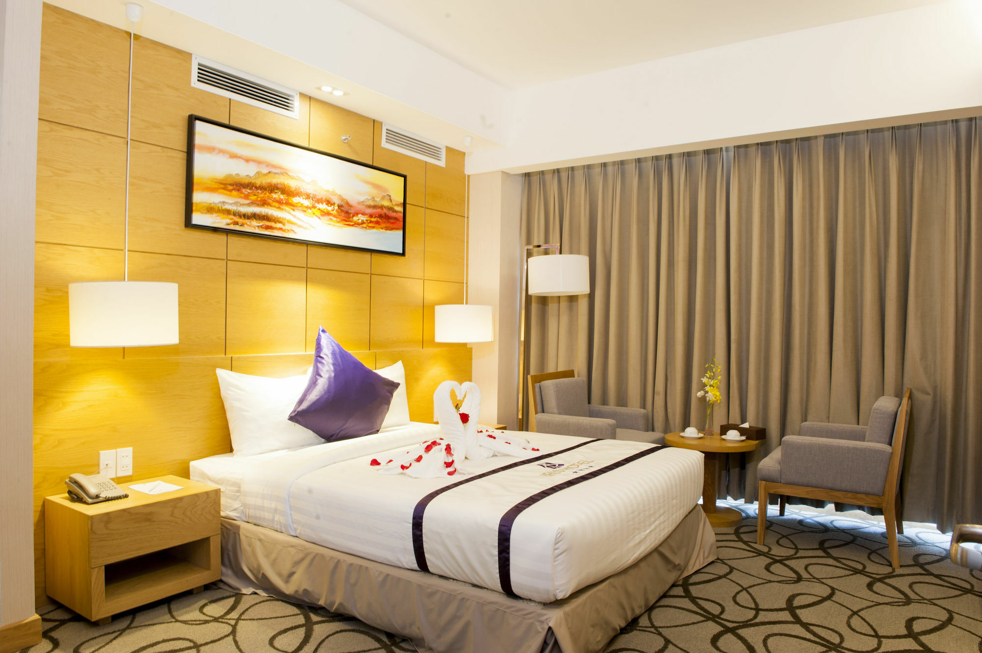 Iris Tho Hotel 4*