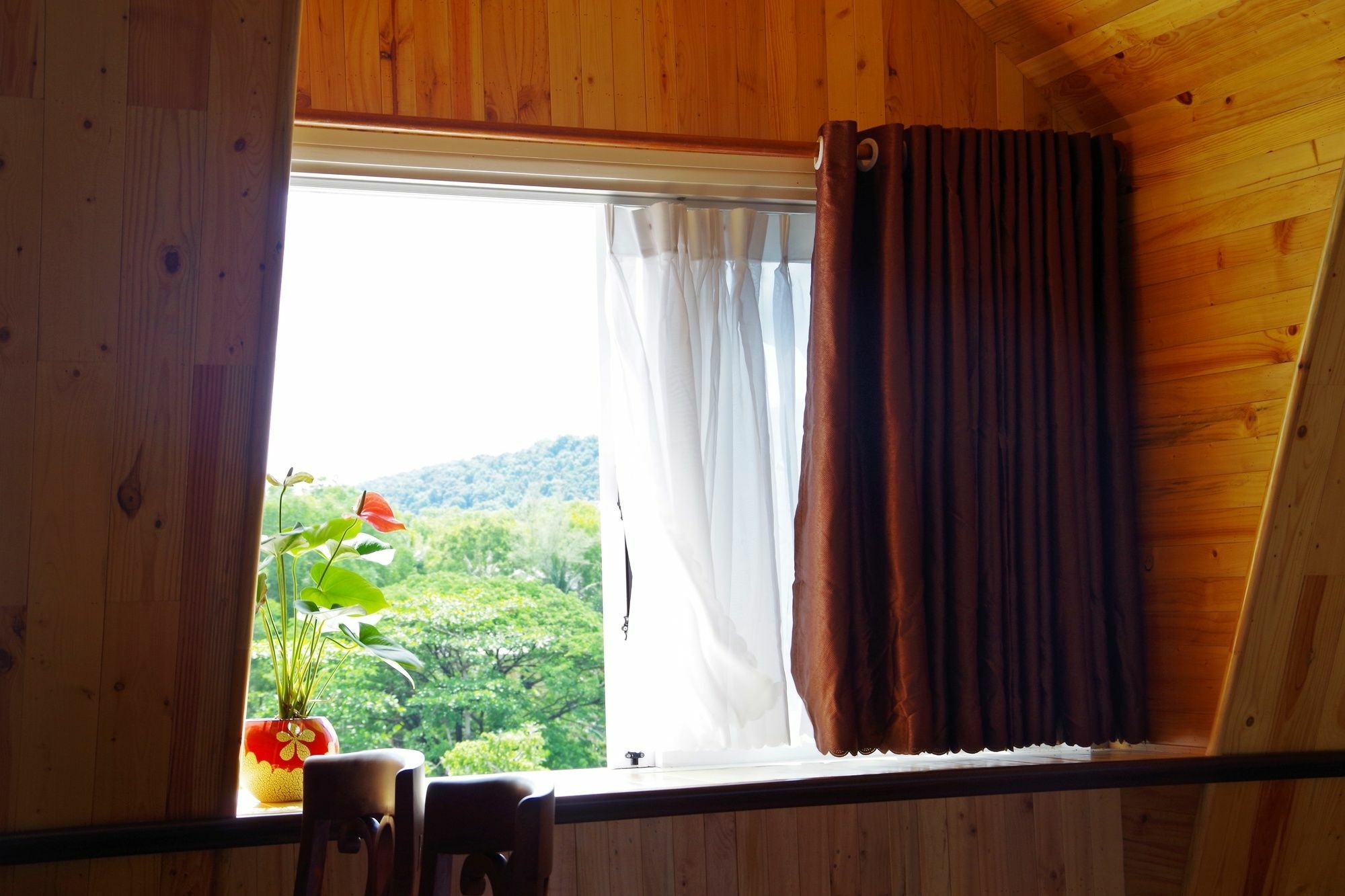 Ngoc Chau 3*
