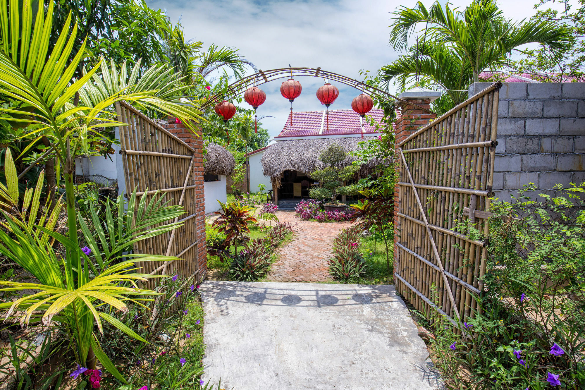 Red Flower Homestay