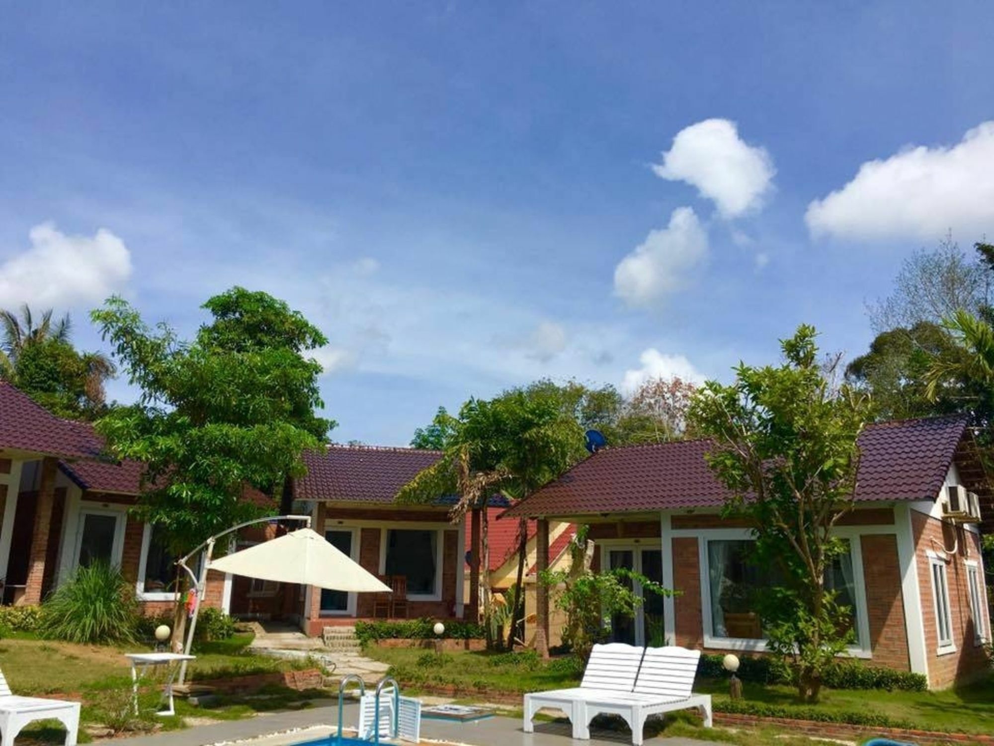 Her Bungalow Khách sạn 2*