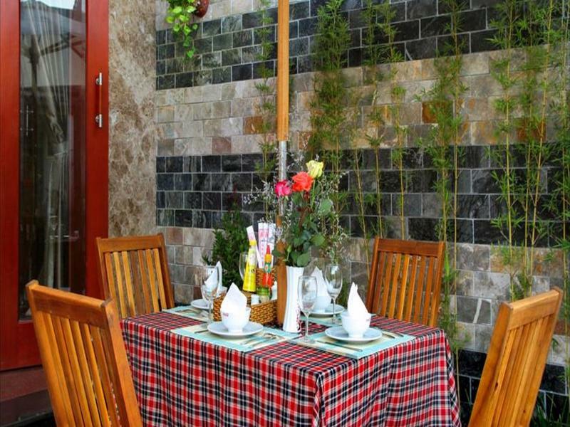 White Cloud Hotel 2*