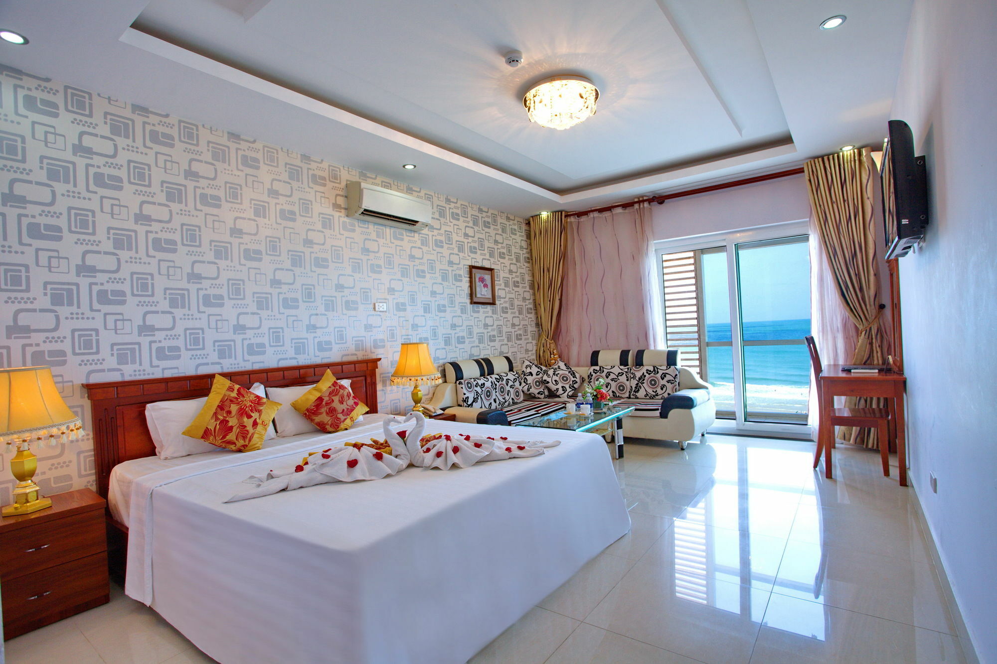 Romeliess Hotel