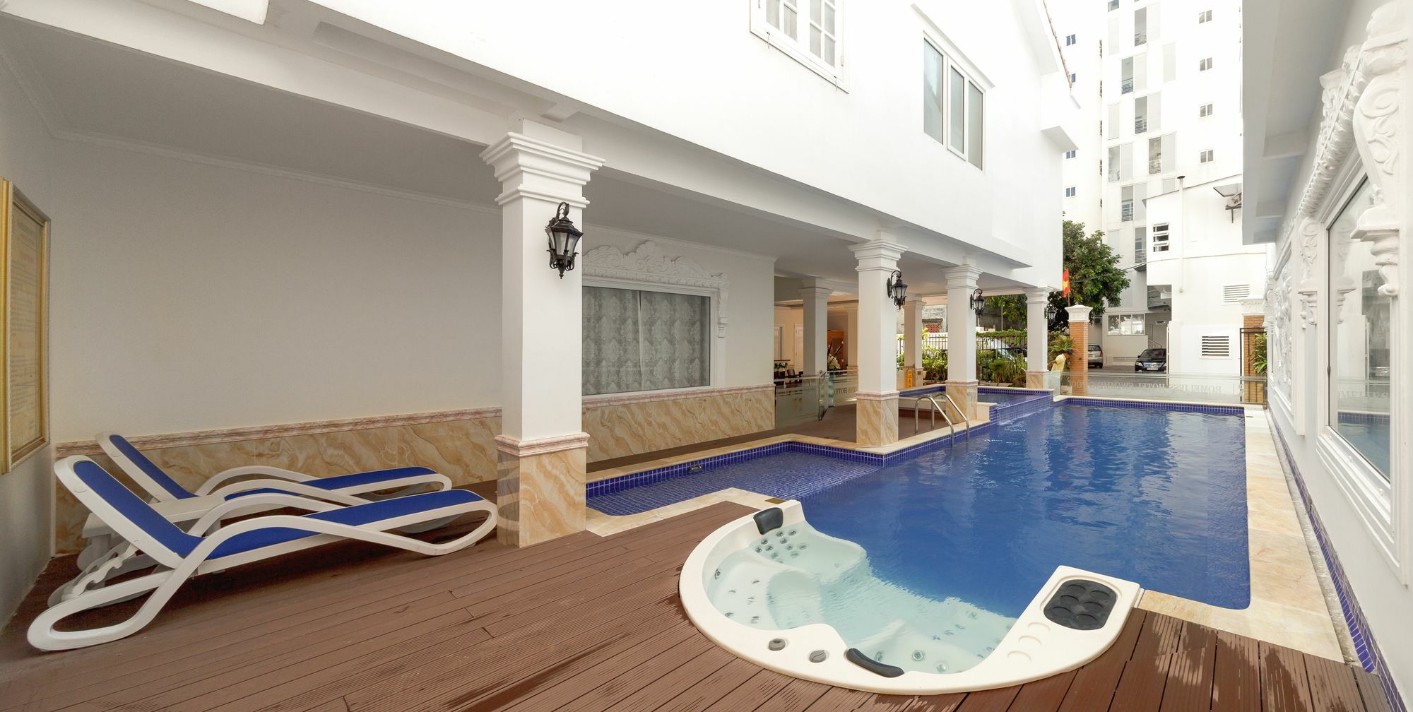 Hotel Romeliess 3*