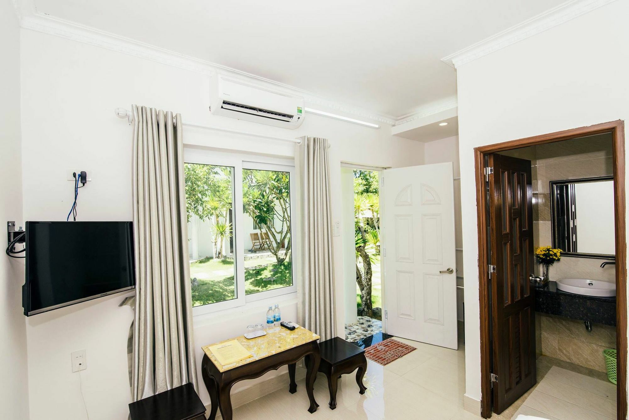 Dragon Bay Homestay *