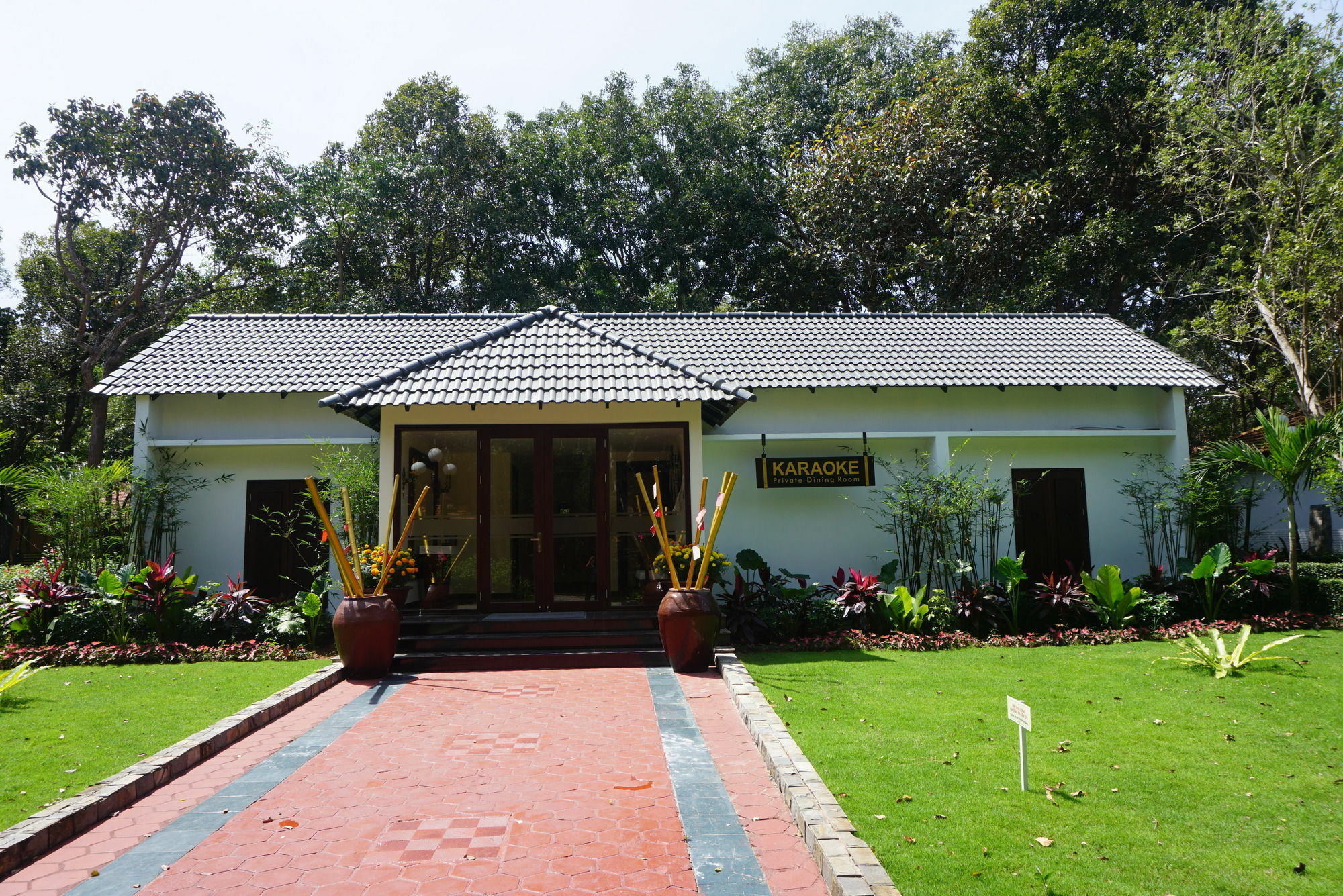 Minera Hot Springs Binh Chau