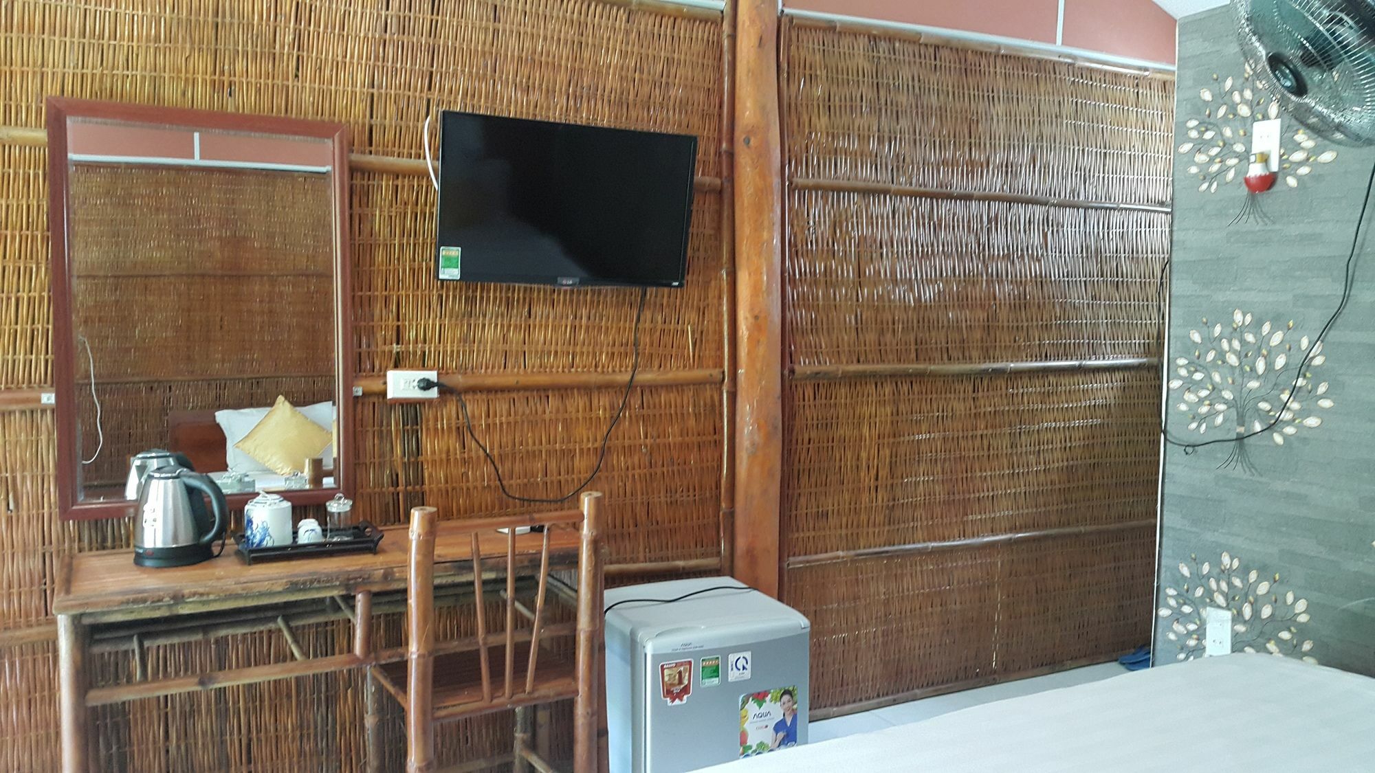 Minh Vuong Village & Restaurant