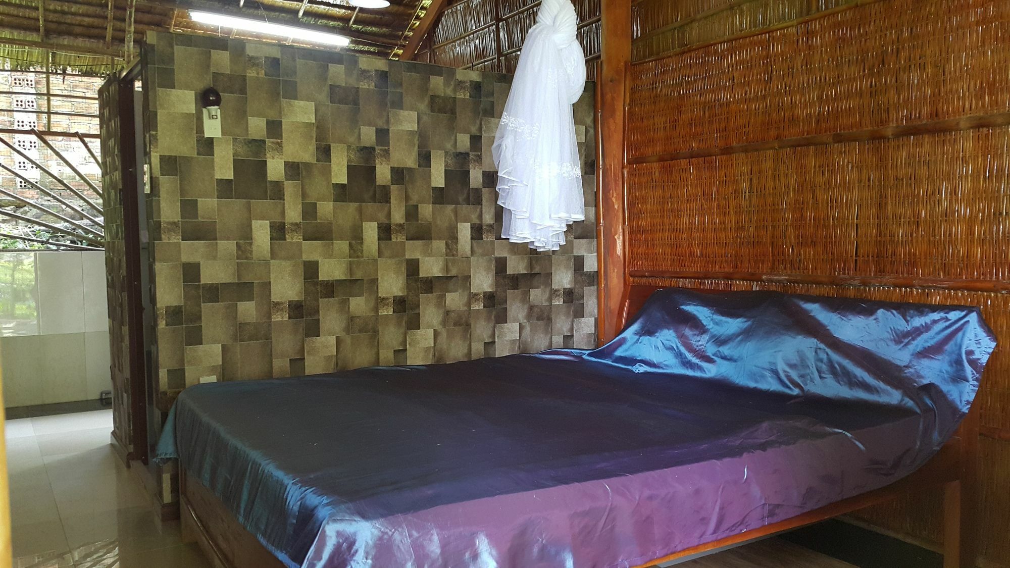 Minh Vuong Village & Restaurant