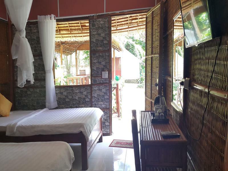 Minh Vuong Village & Restaurant Resort