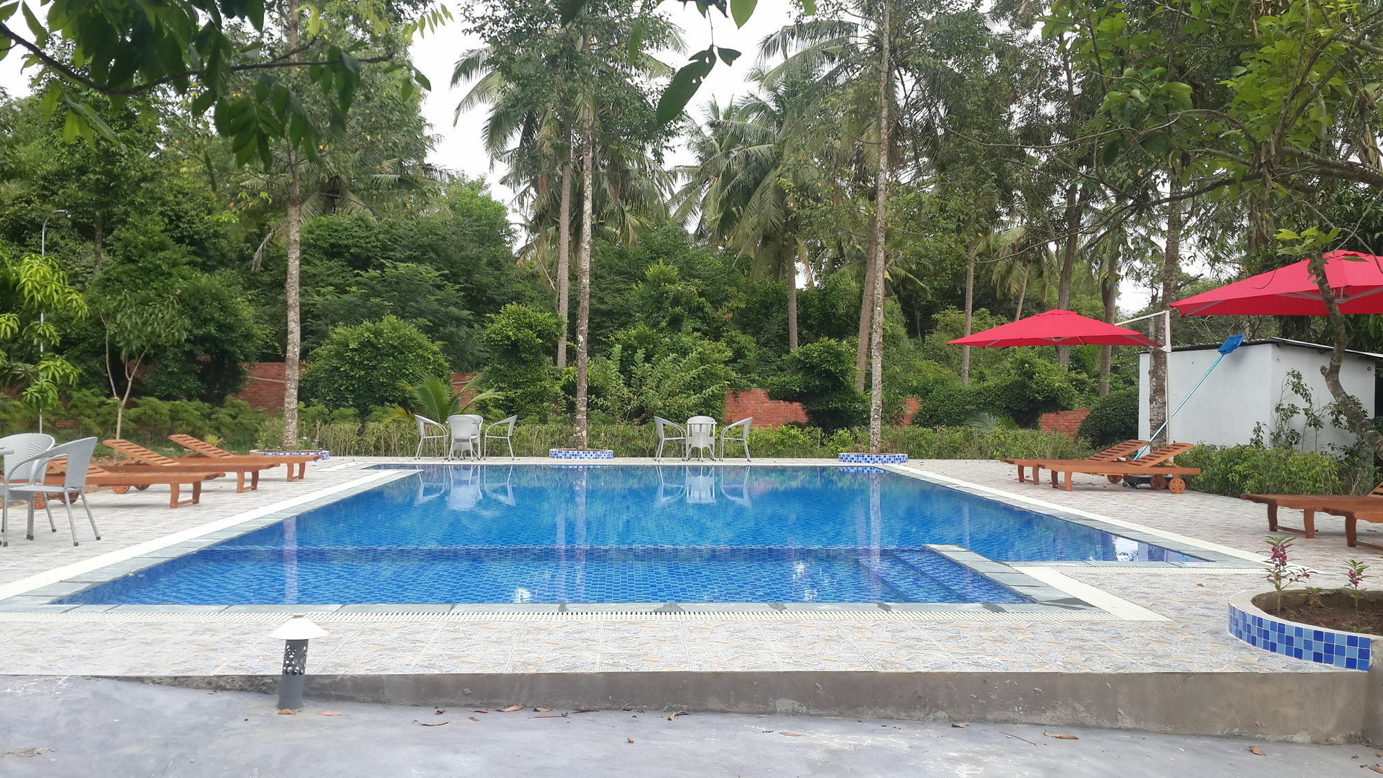 Minh Vuong Village & Restaurant