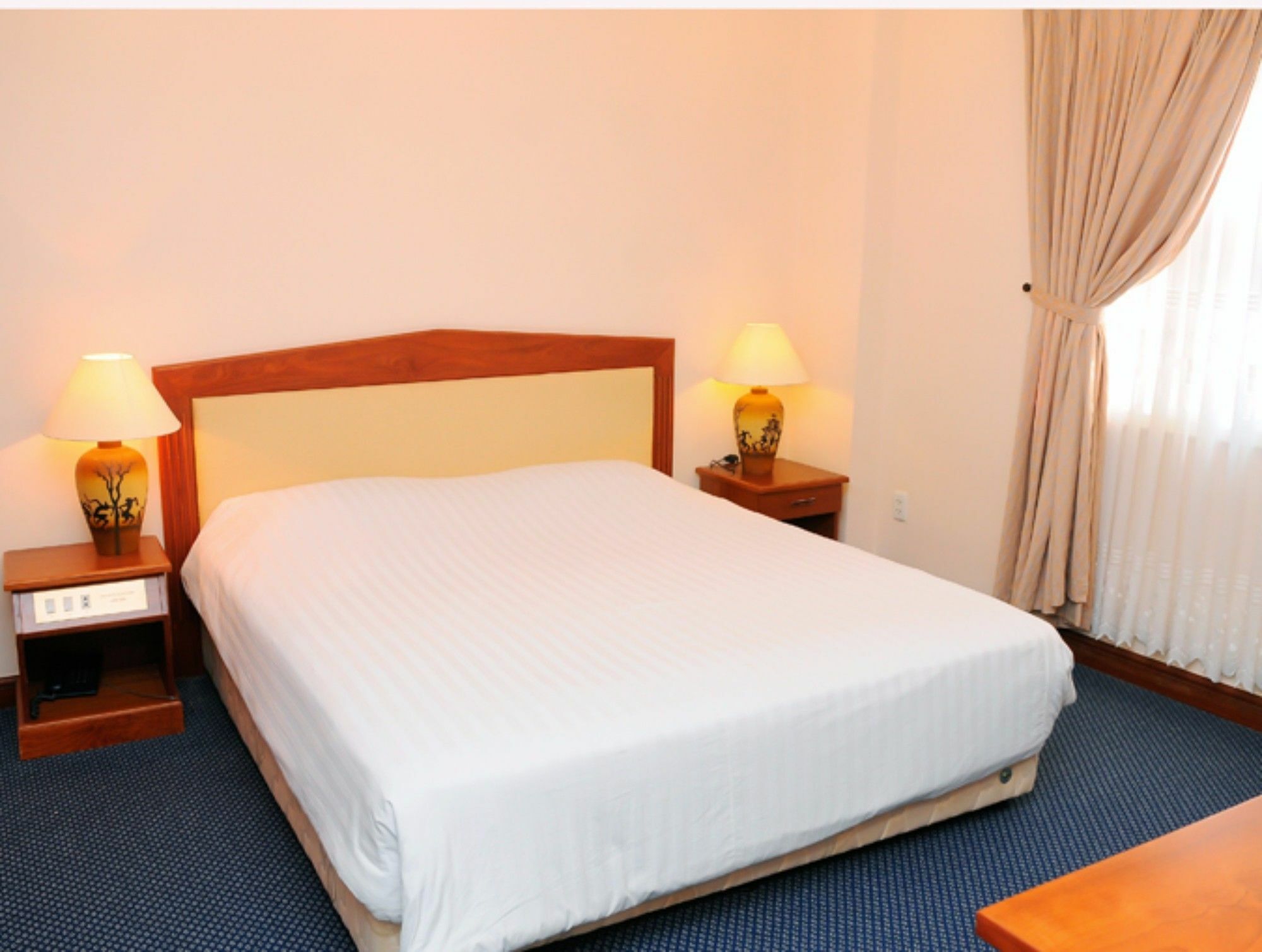 Song Huong Motel 2*