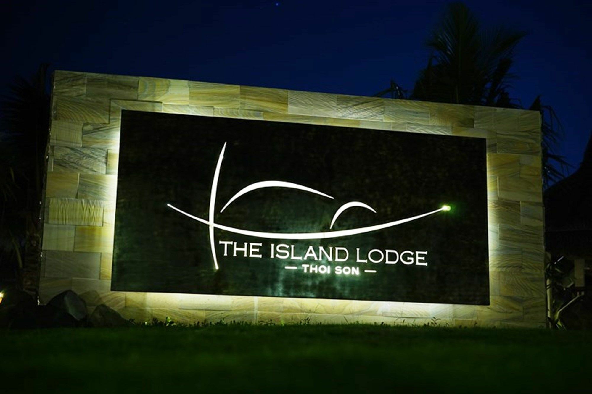 Lodge The Island My Tho