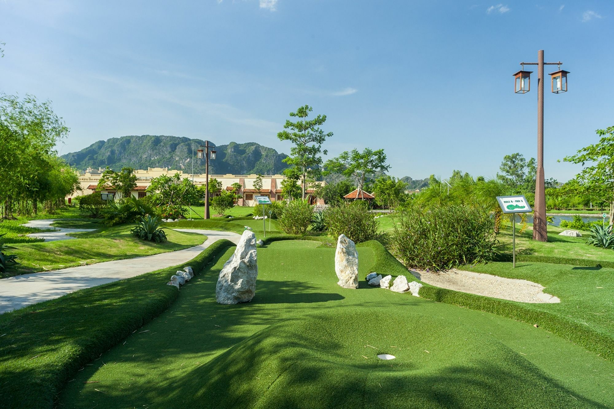 Emeralda 5* Ninh Binh