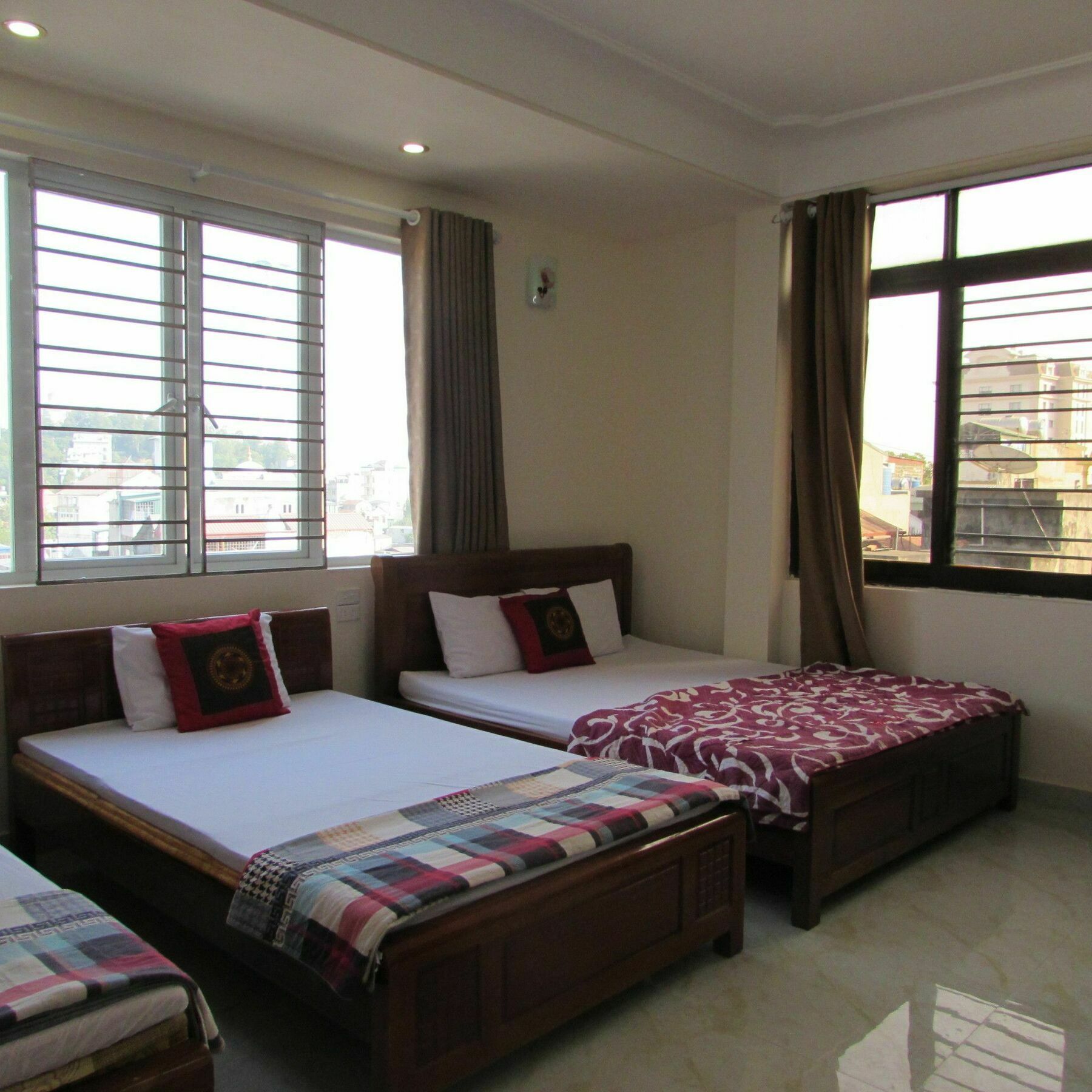 Viet Nhat Halong - Bai Chay Hotel 2*