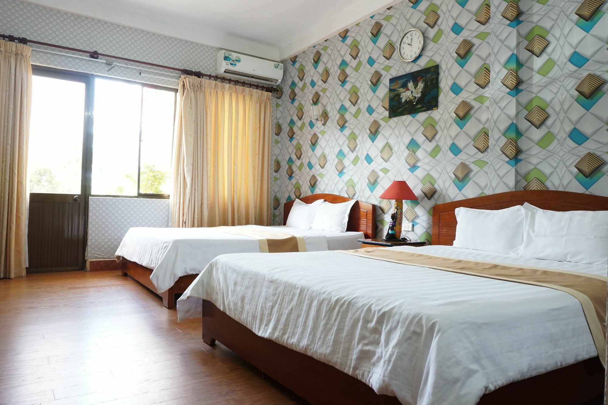 Cong Doan Hotel 2*