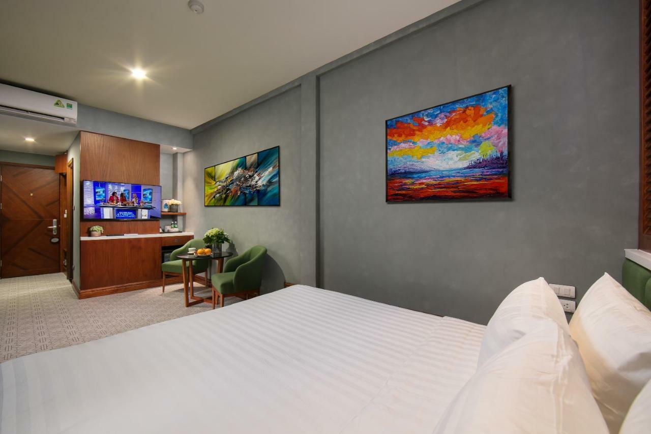 Hotel La Selva & Hanoi