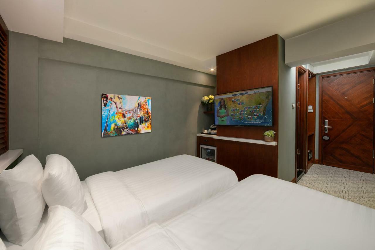 Hotel La Selva & Hanoi