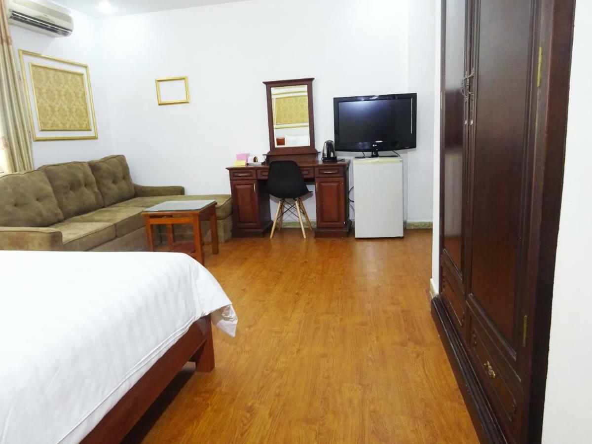 Discovery Ii Hotel