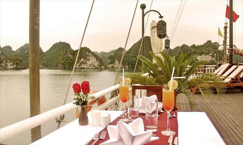 Heritage Line Violet Cruise - Halong Bay & Lan Ha Bay Hạ Long