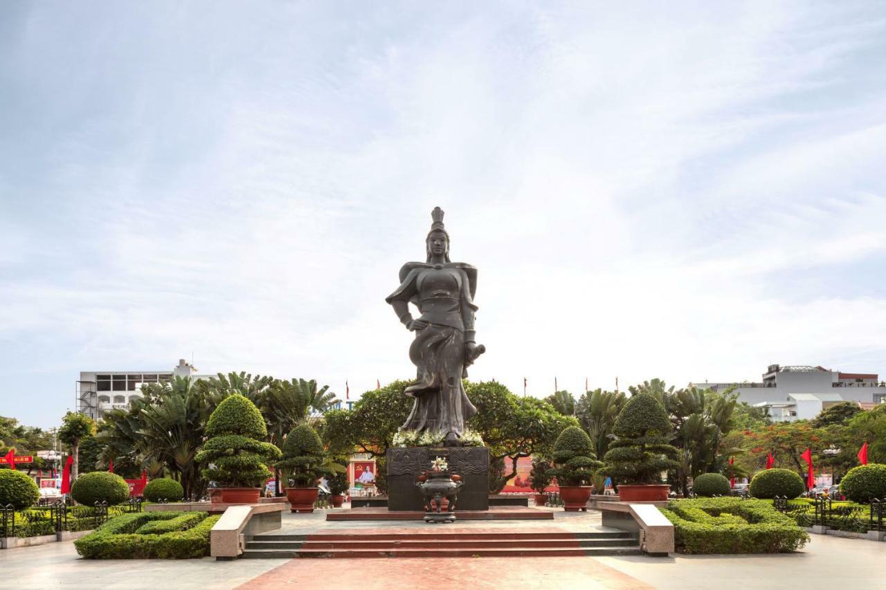 Mercure Phong Hotel