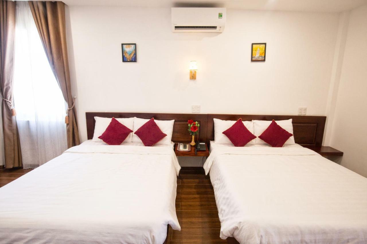 Le Centre Hotel