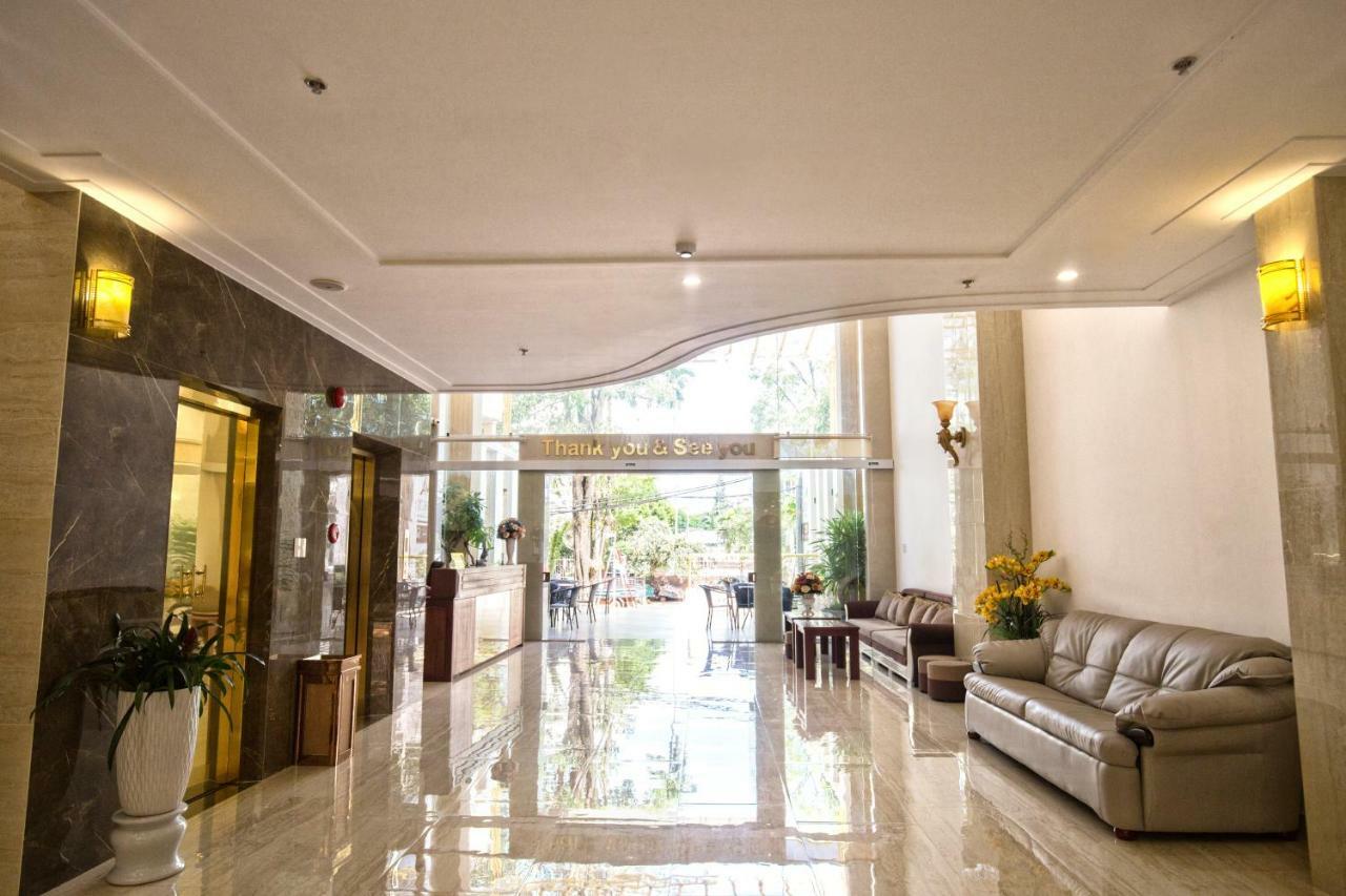 Le Centre Hotel 3*