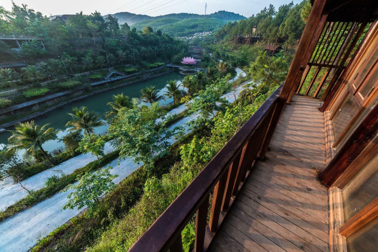Sankofa Village Hill & 5*