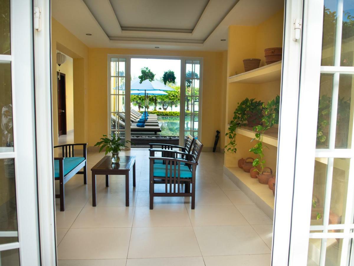 Waterfront 3*
