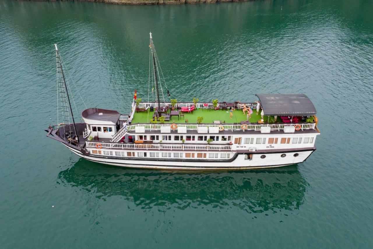  Swan Cruises Halong Ha Long