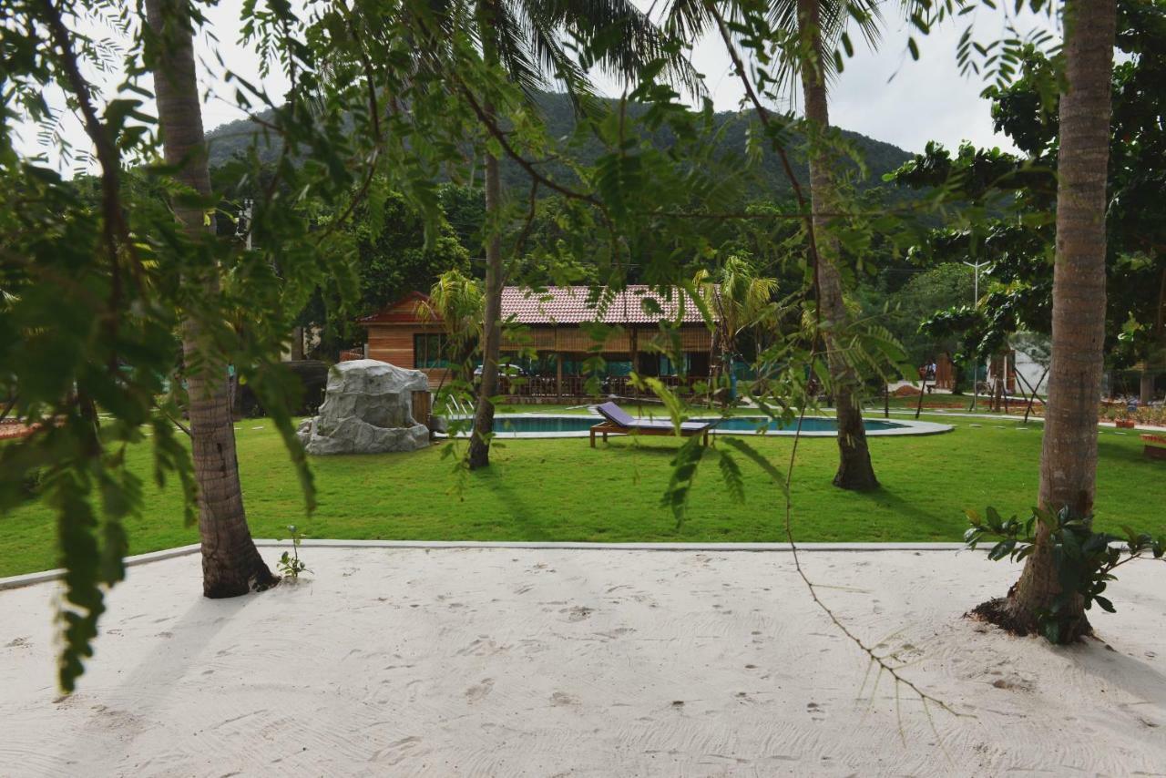 Cay Sao Resort