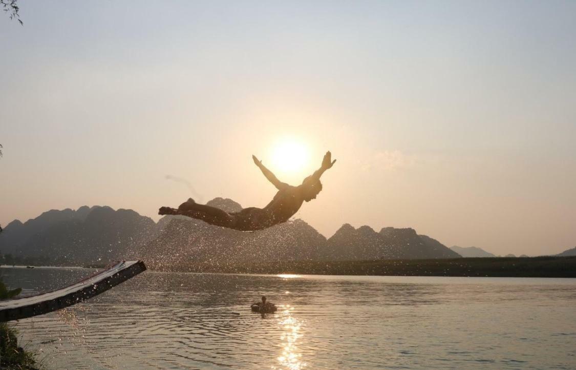 Hahaland * Phong Nha