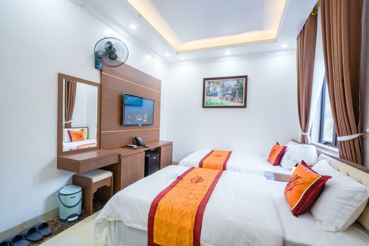 Khách sạn đinh Gia