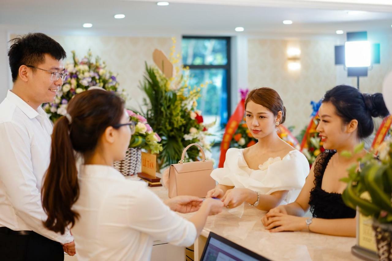 Vincent Halong Hotel