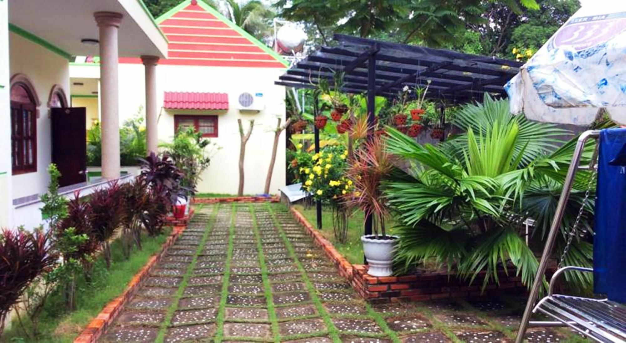 Guest house Ha Nga 2*