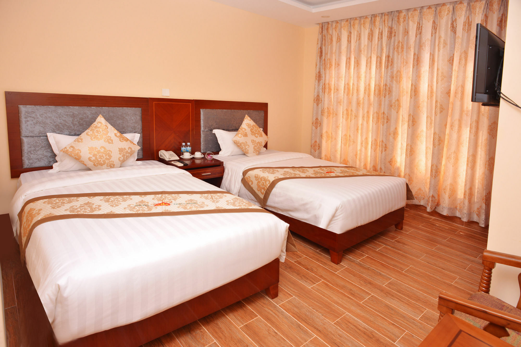 Nhat Minh And 4* Da Nang