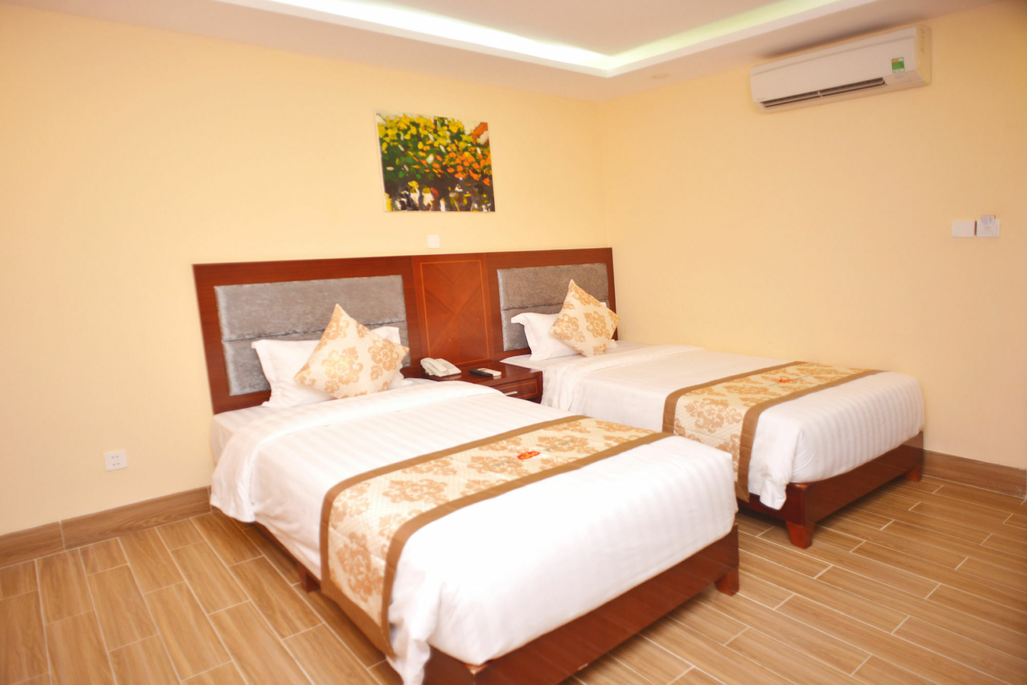 Hotel Nhat Minh And