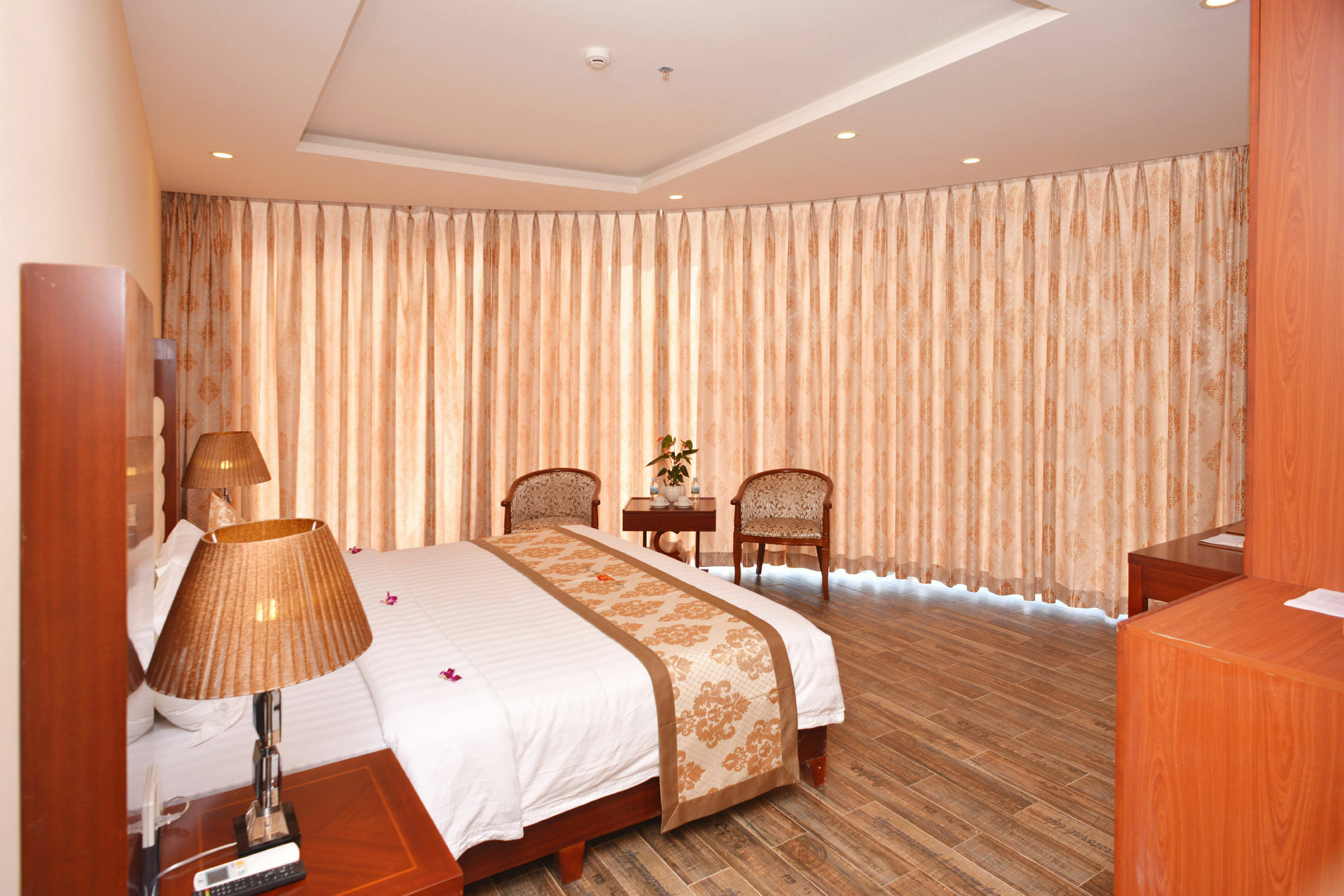 Nhat Minh And Hotel