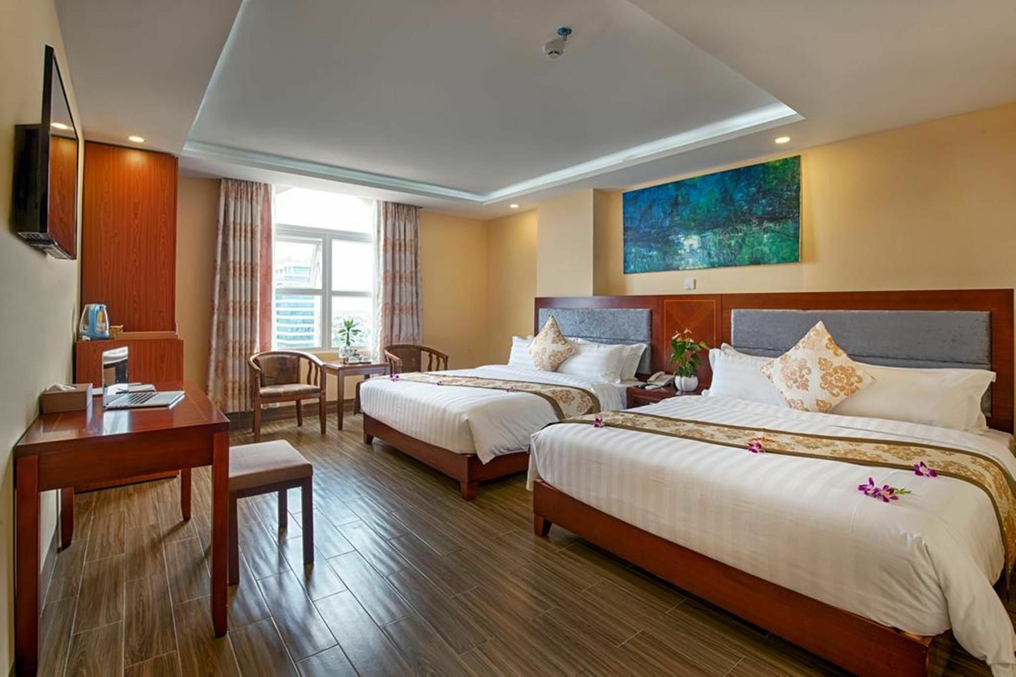 Hotel Nhat Minh And