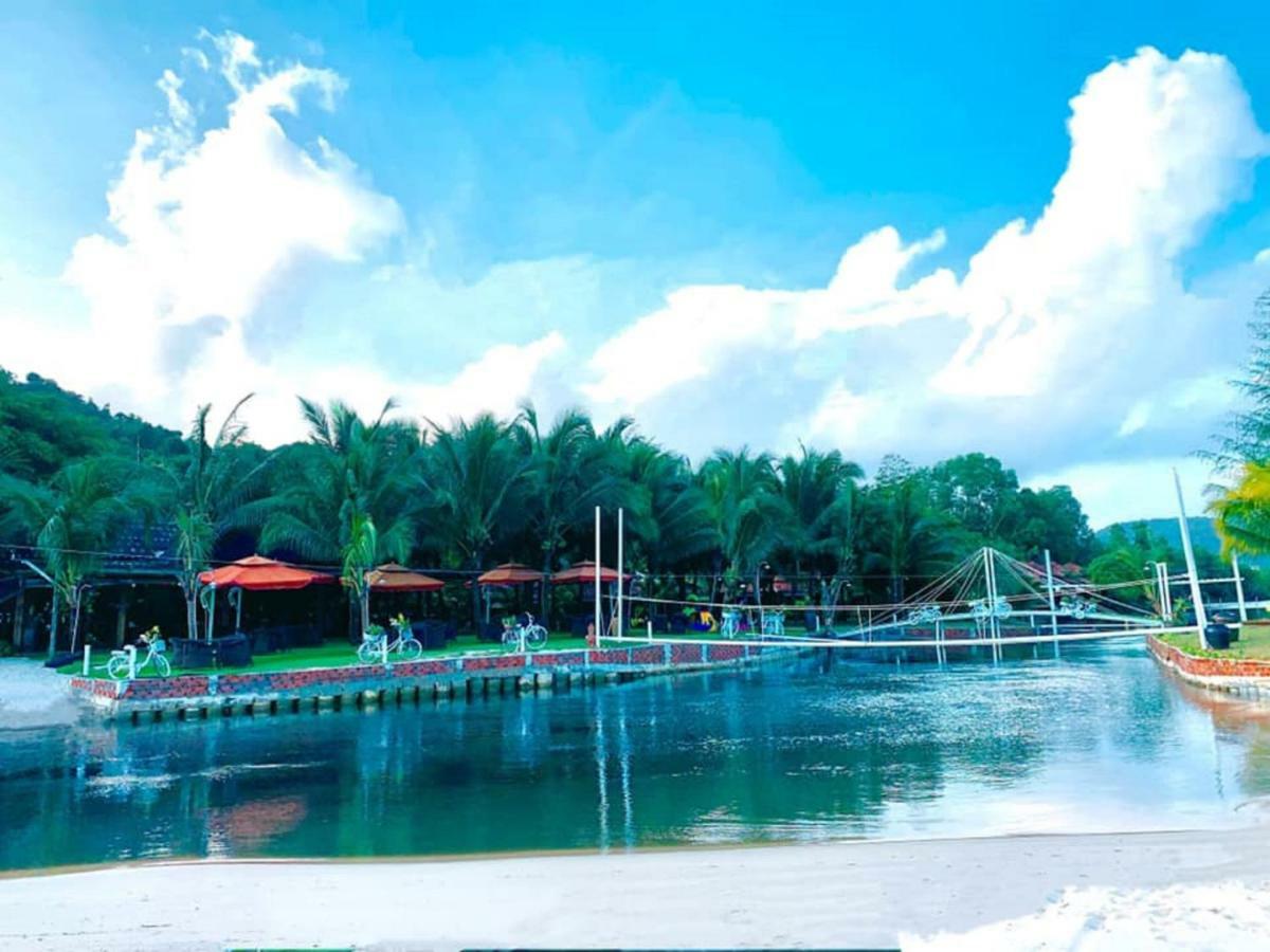 Dưỡng Bãi Biển Chez Carole Phú Quốc